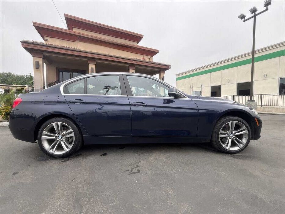 BMW 3 Series 330i      2017
