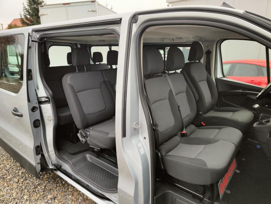 BUS 9 OSOBOWY 199 złotych Wynajem, wypożyczenie Renault Trafic