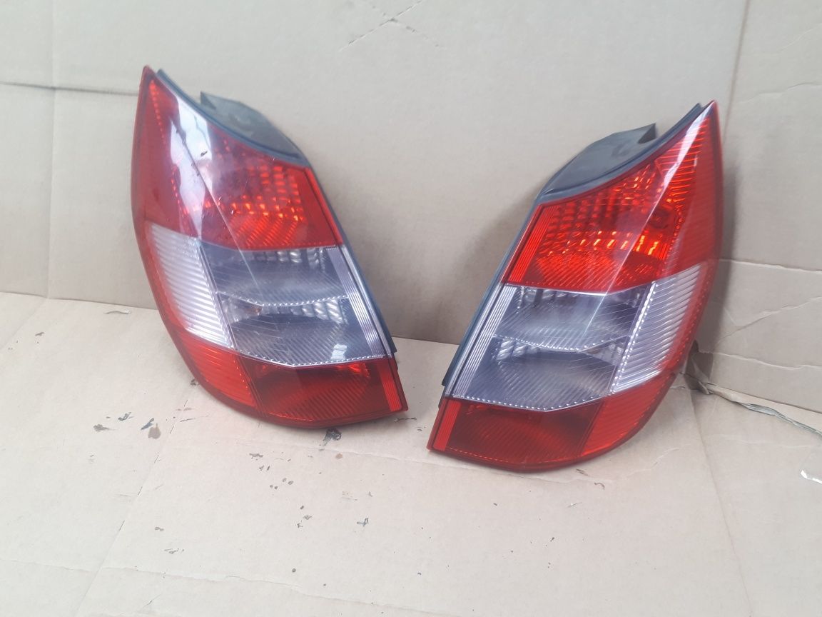 Renault scenic lampy tyl