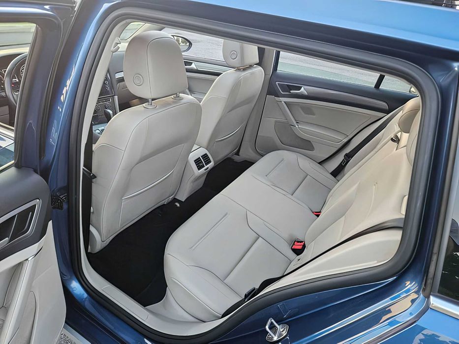 Volkswagen Golf      2019