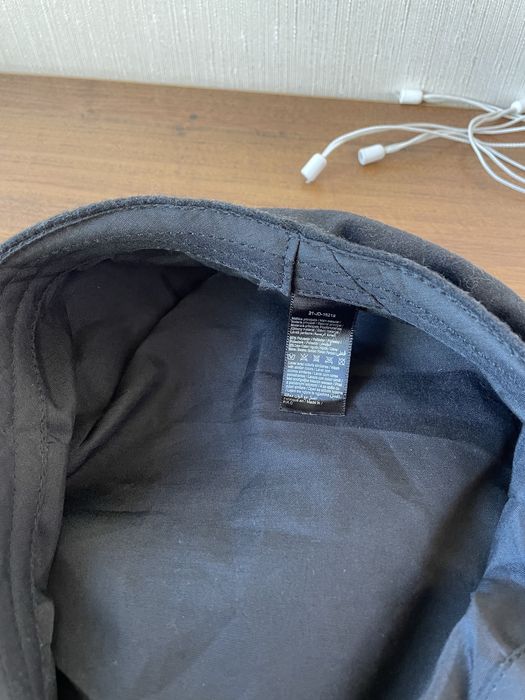 Кашкети Zara, H&M