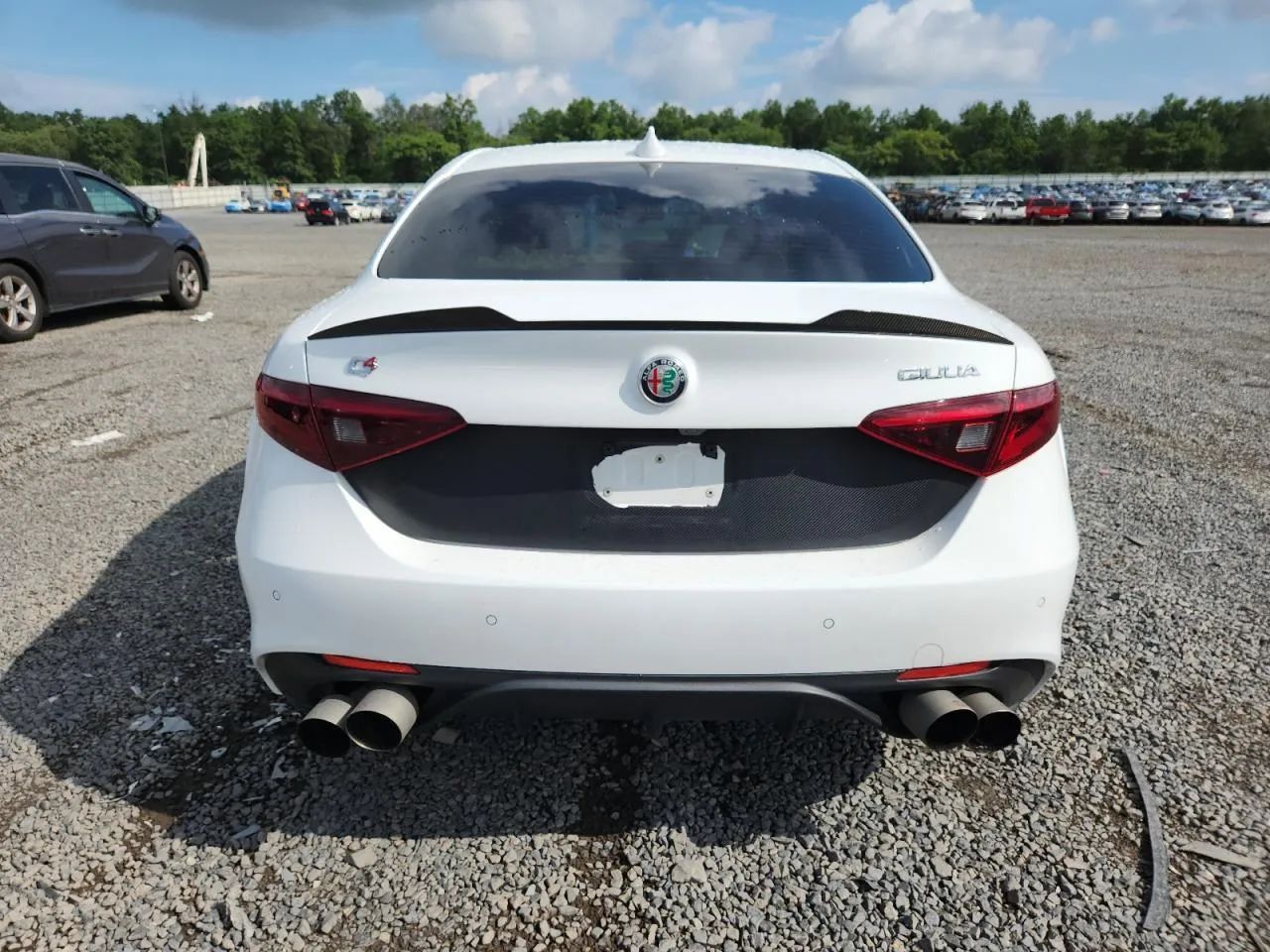 Alfa Romeo Giulia Piękny sedan z małym przebiegiem w transporcie