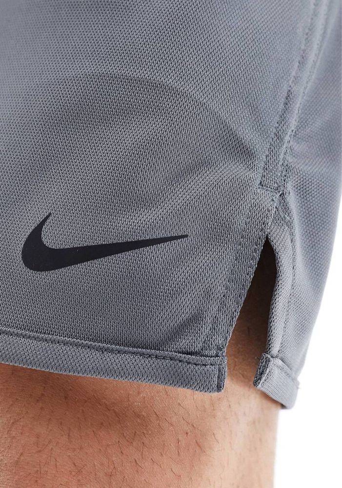 Шорти Nike  standart fit оригінал
