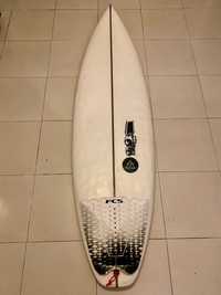 Prancha de surf JS industries modelo Air 17 5’8