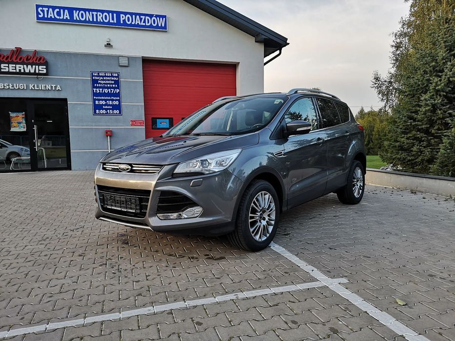 Ford Kuga Bezwypadkowy Ful opcja Nawi Szklany dach Przyciąga oko