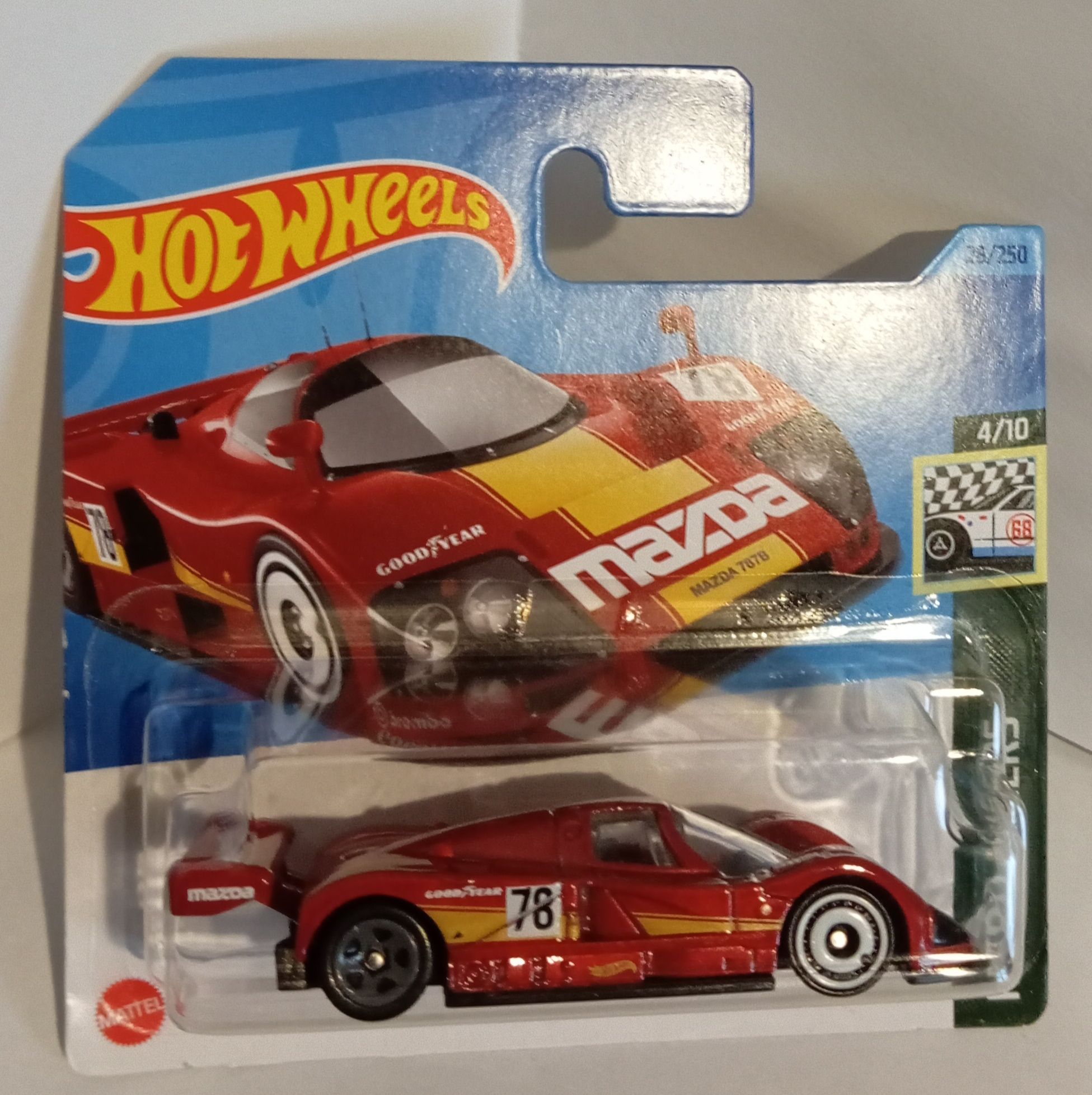 Samochodzik hot wheels mazda 787B