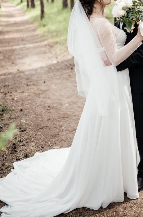 Продам весільну сукню