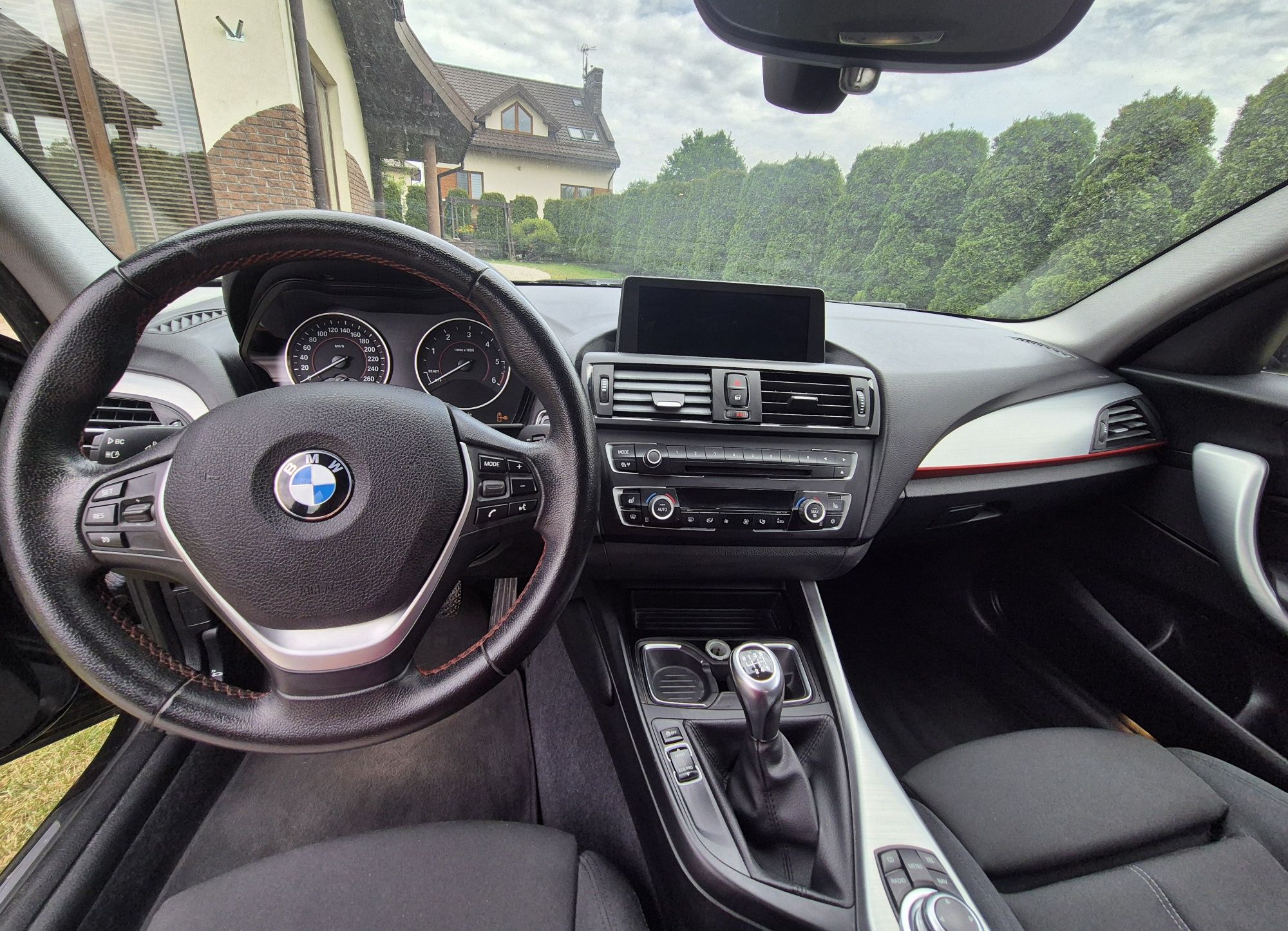 BMW Serii 1 (F20) – 2011r – Zadbany Hatchback gotowy do jazdy!
Lokaliz