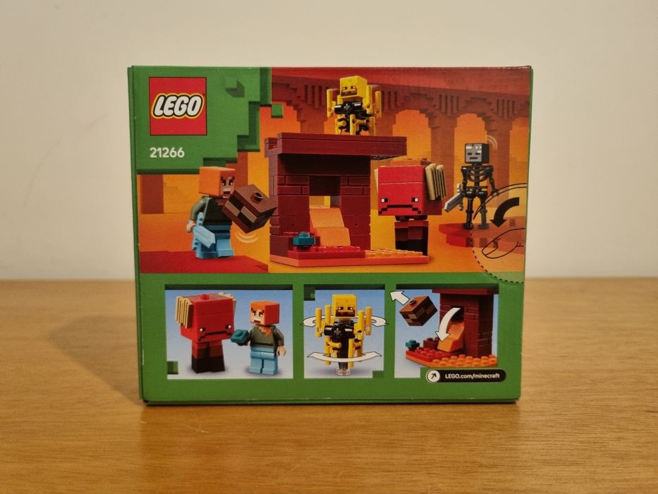 LEGO Minecraft 21266 - The Nether Lava Battle