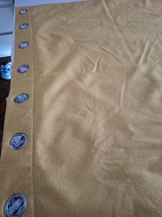 Cortinados  com forro têm 2.25cm de altura