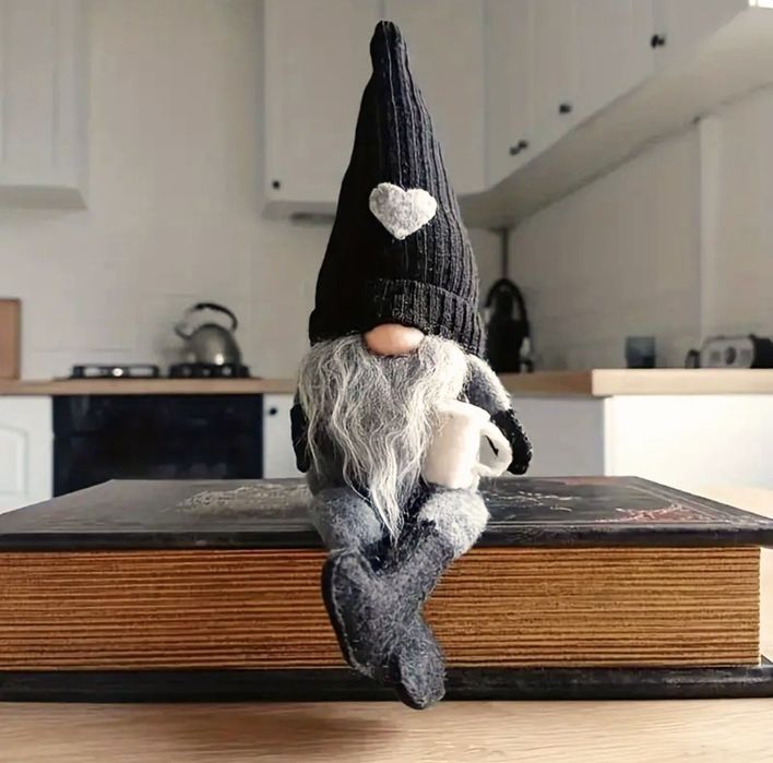 Skrzat z kubkiem z kawą 23cm krasnal gnom dekoracja kuchni