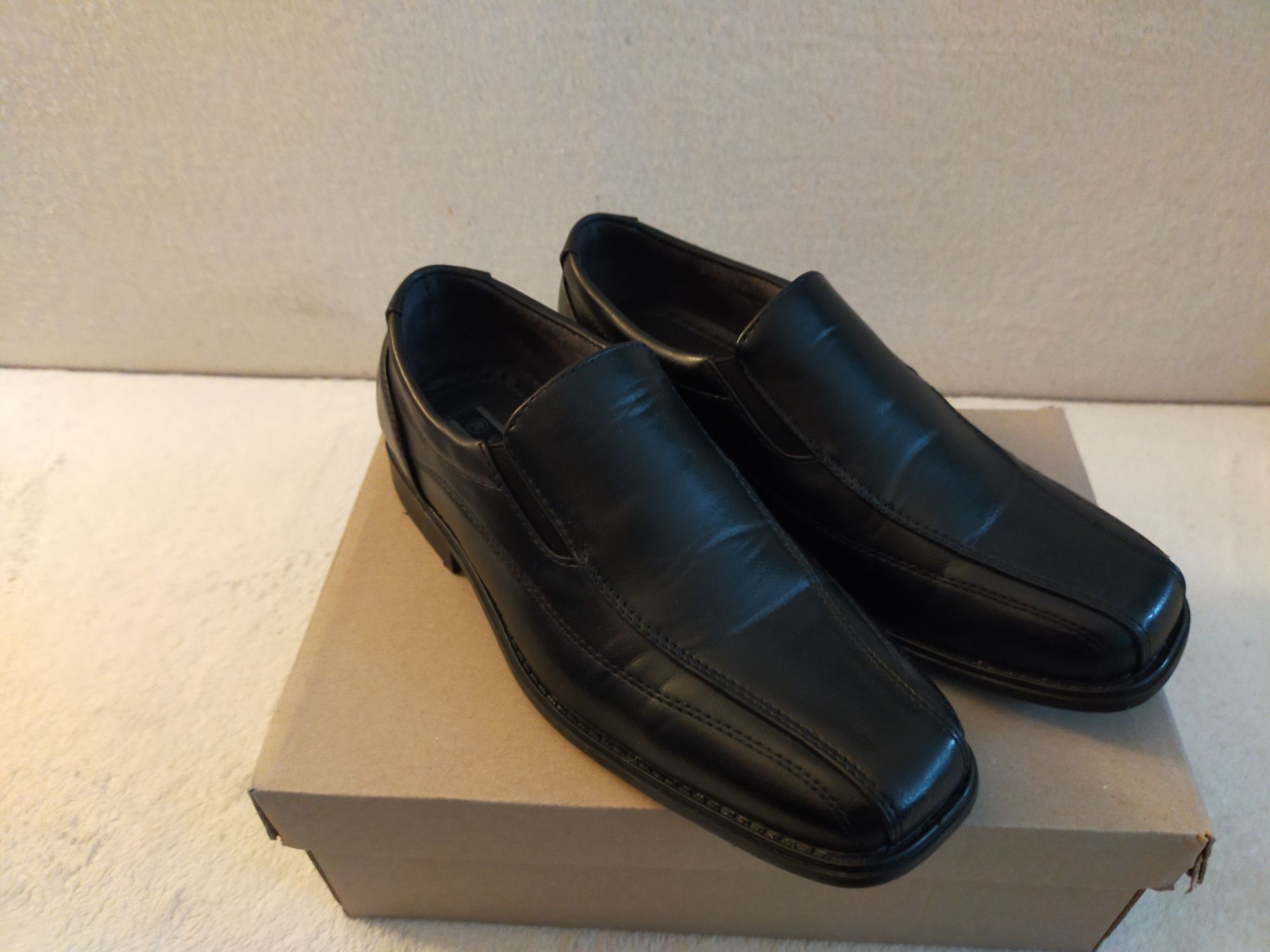 CCC Vapiano eleganckie czarne buty 38 26cm