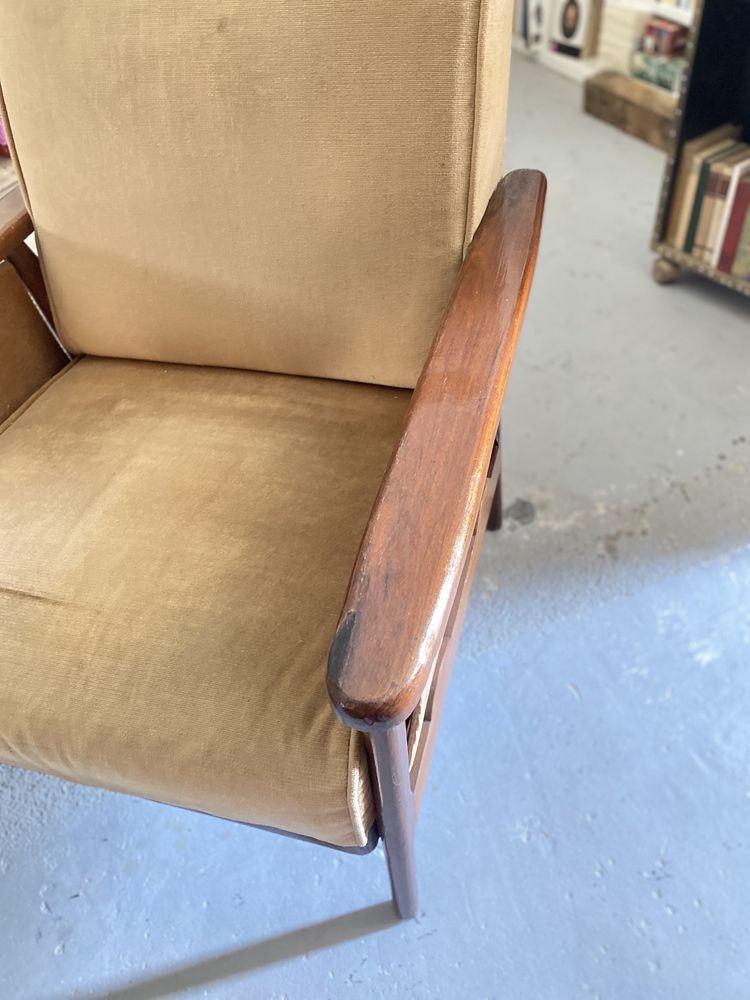 Sofas escandinavos em veludo beje