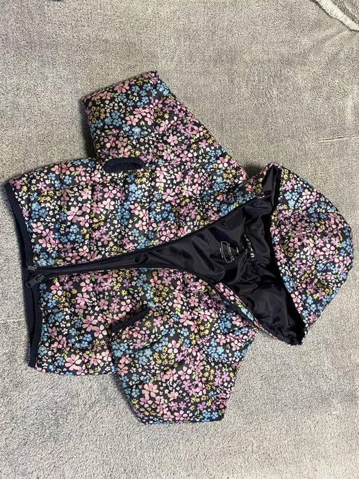 Куртка на дівчинку