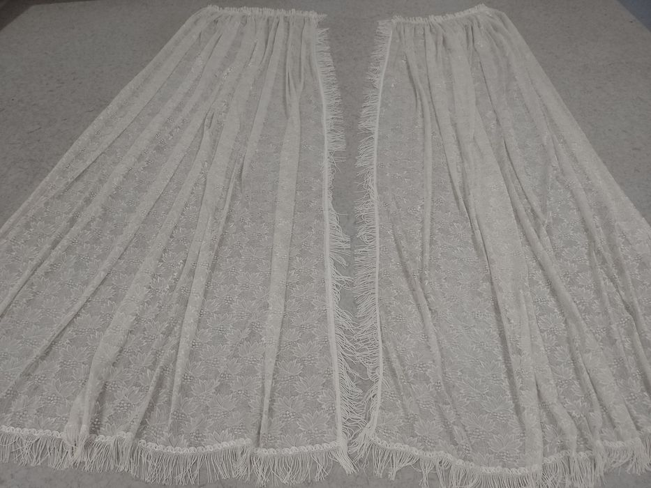 Sprzedam dwie firanki.