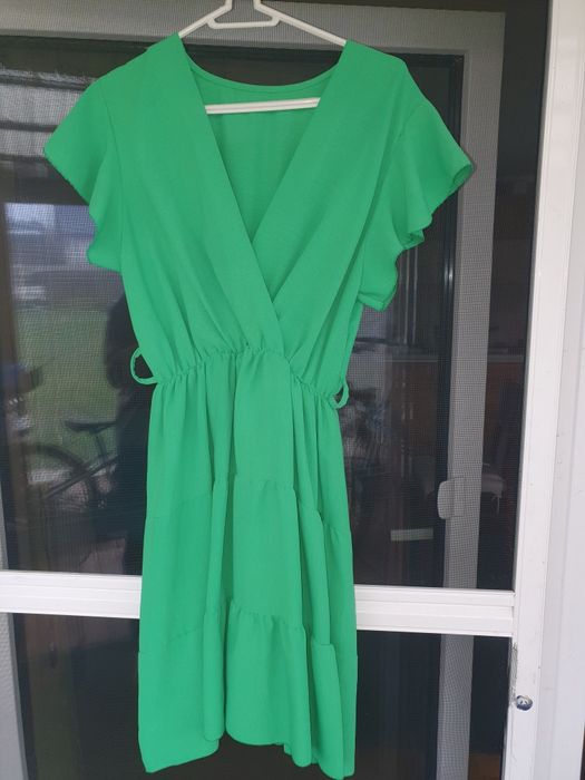 Piękna kopertowa  zielona sukienka włoska xl