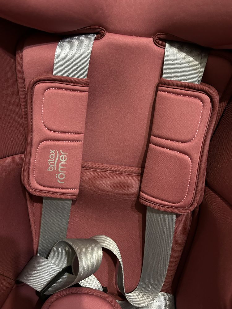 Автокресло Britax Römer DUALFIX M i-SIZE (Wine Rose)