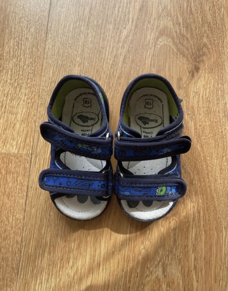 Sandałki buciki niemowlęce 19