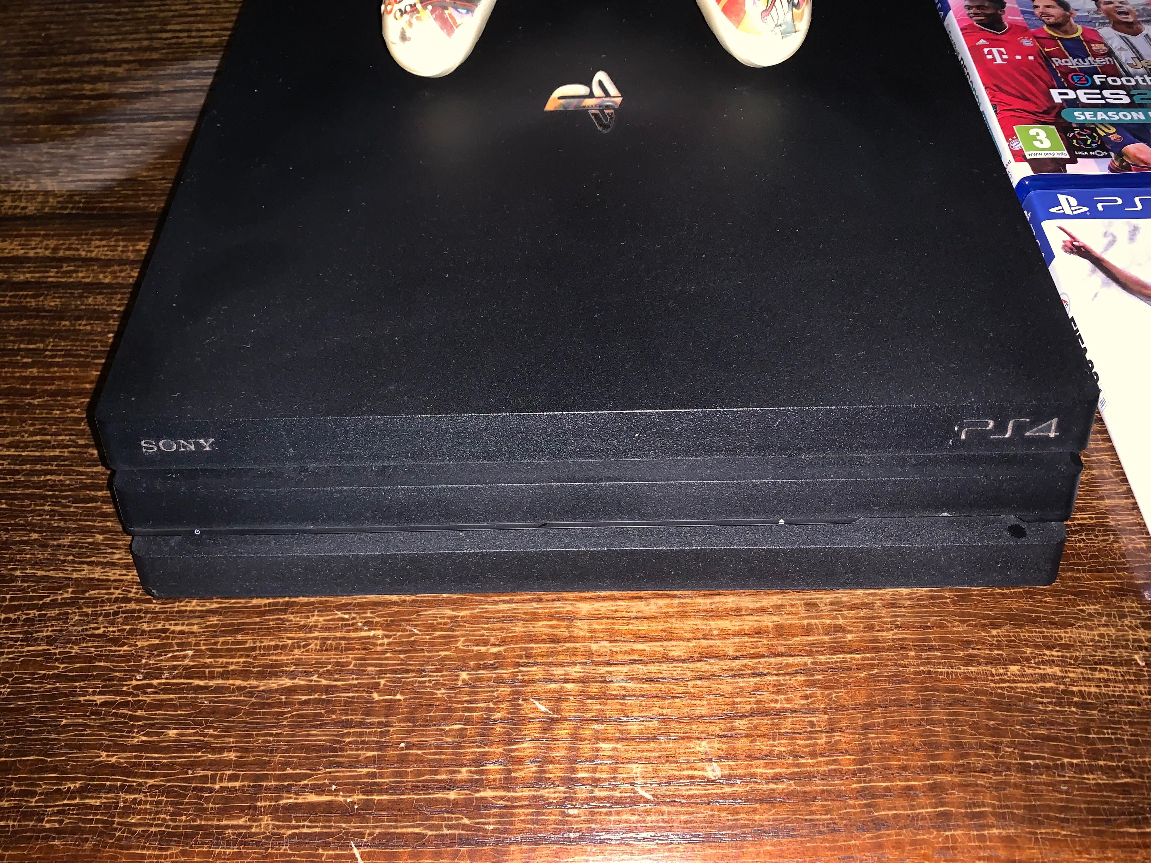 Ps4 Pro 1TB com Comando