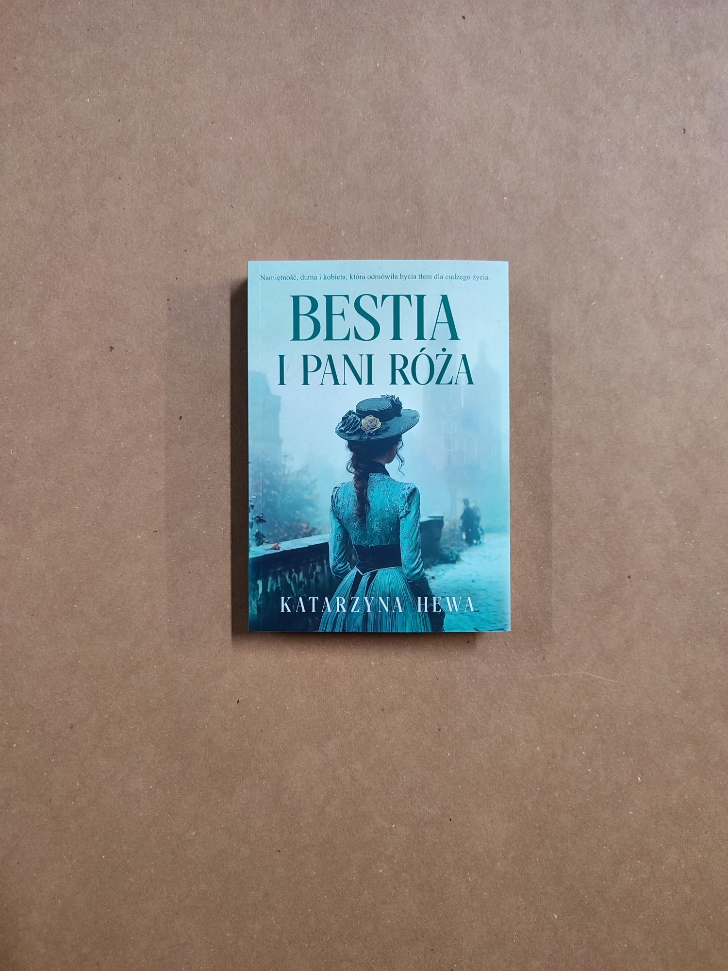 Bestia i Pani Róża - Katarzyna Hewa
