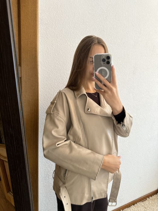 Шкіряна куртка.
