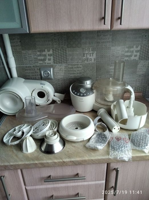 Комбайн Philips Essence