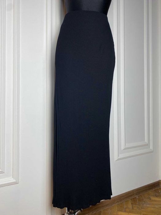 Spódnica maxi długa czarna 42 XL Naked z rozcięciem prążkowana wiskoza