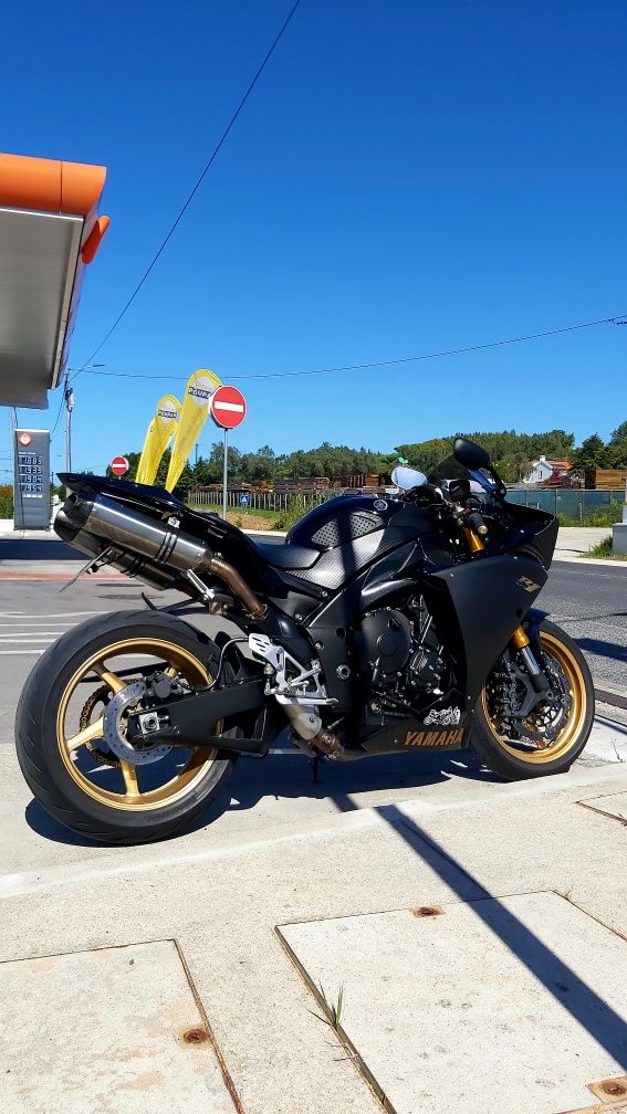 Yamaha r1 crossplane