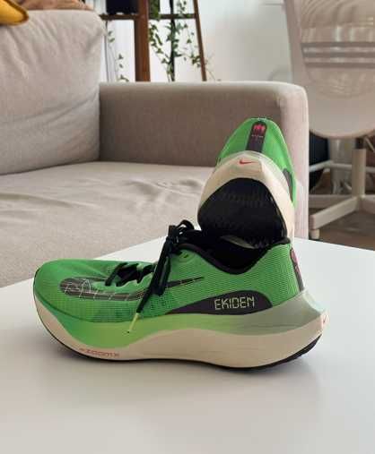 Nike Zoom Fly 5 Tamanho 43 – Como Novos (Estado Impecável)