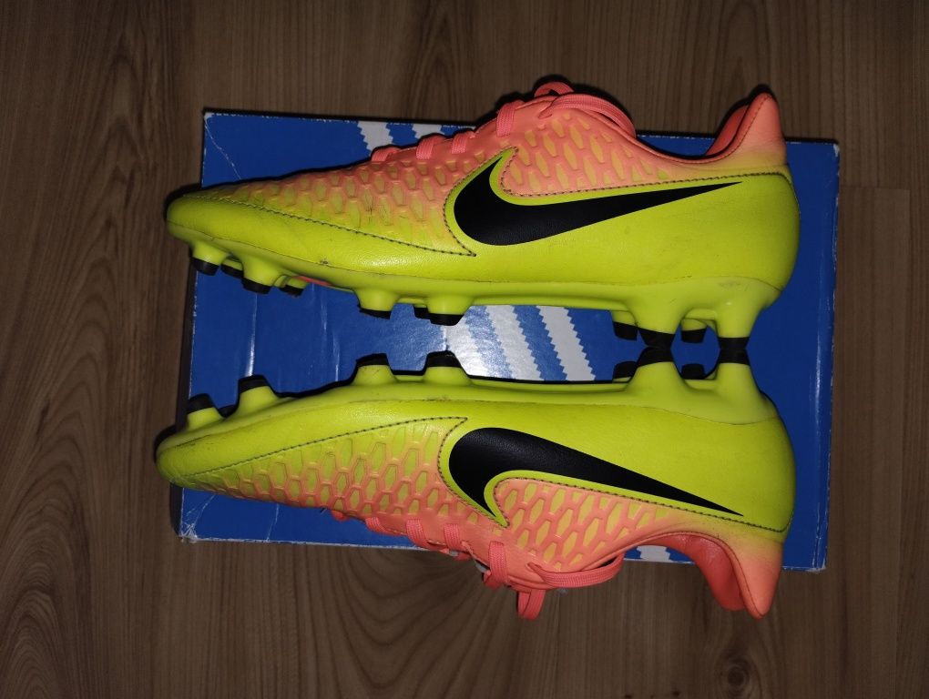 Buty Korki piłkarskie 39 Nike Magista Onda FG 24,5 cm