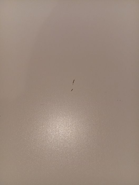 biurko dziecięce IKEA z serii PÅHL w kolorze białym z niebieskimi akce