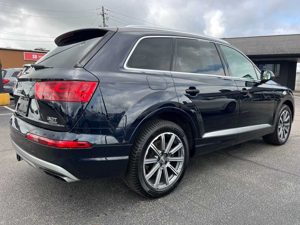 2017 Audi Q7 3.0T Prestige на пневмопідвісці на майданчику в США