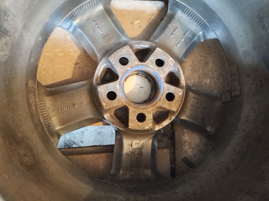 Четире легкосплавних диска на 15 МАК на Шкода Октавию.кода