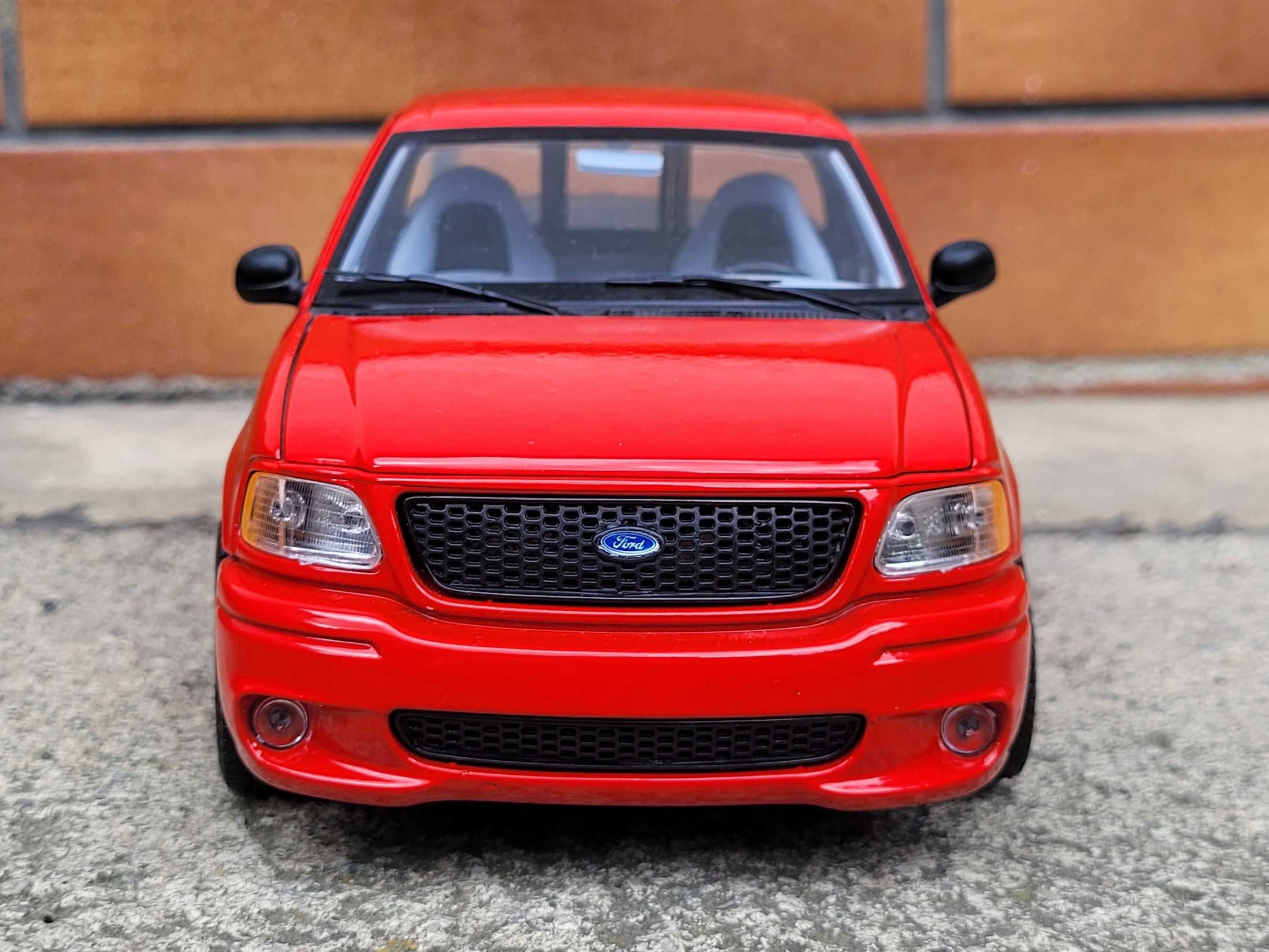 Kolekcja modeli 1:18 Ford SVT F150 Lightning 1:21 1:18 Fast Forious