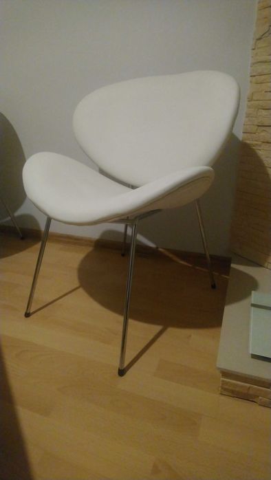 Komplet Dwóch  krzeseł Białych - półksiężyc