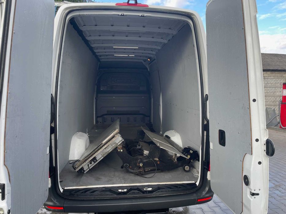 Mercedes Sprinter 317 automat, L4H2, hak 3,5 tony, webasto, winda