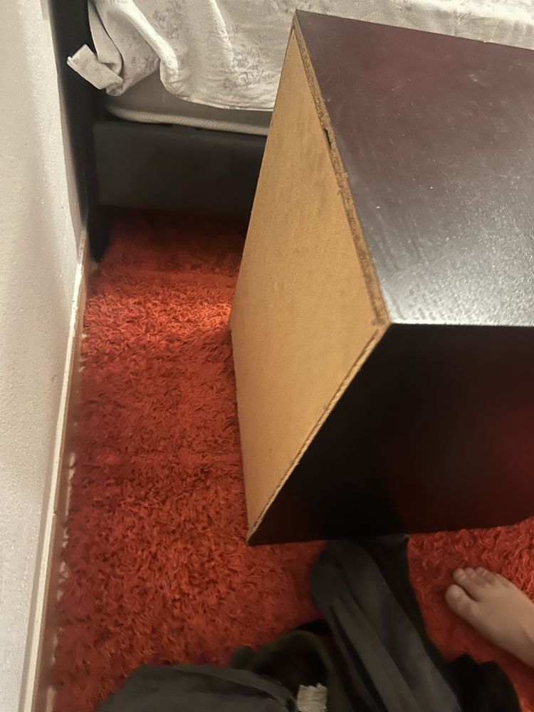 Mesa de cabeceira  preta nova