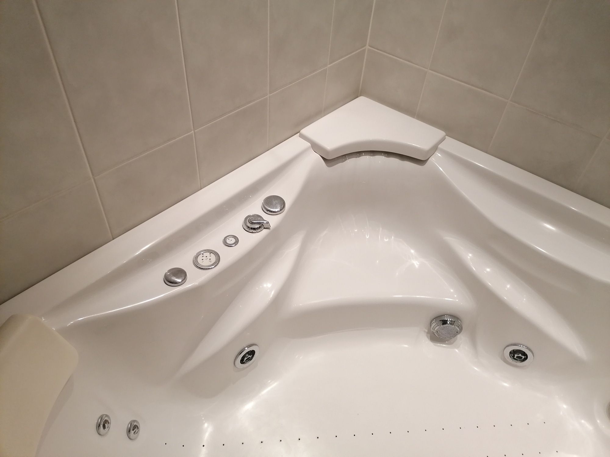 Wanna z hydromasażem PoolSpa