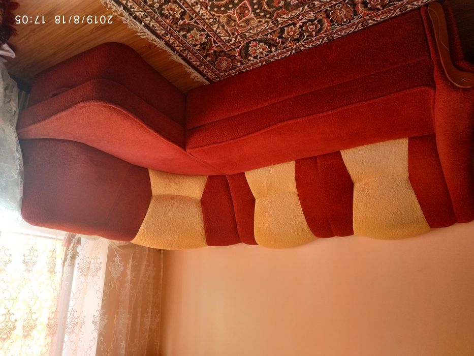 Продам кутовий диван ширина 1,60. Довжина 2,20