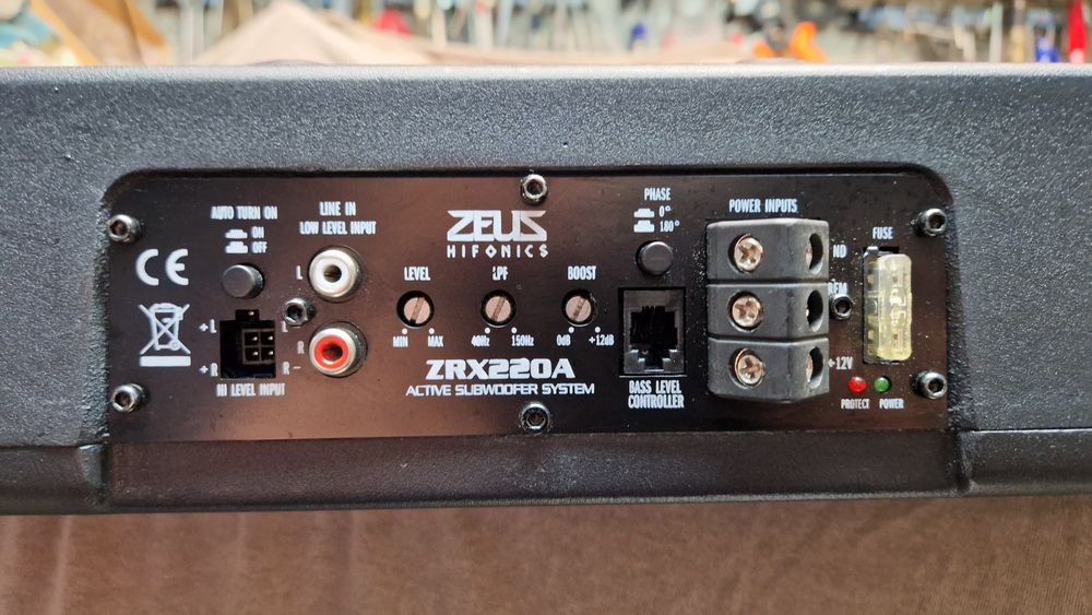 Hifonics Zeus ZRX220A subwoofer aktywny 2x20cm