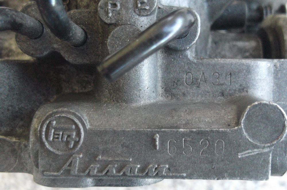 Corpo da borboleta Toyota Carina II