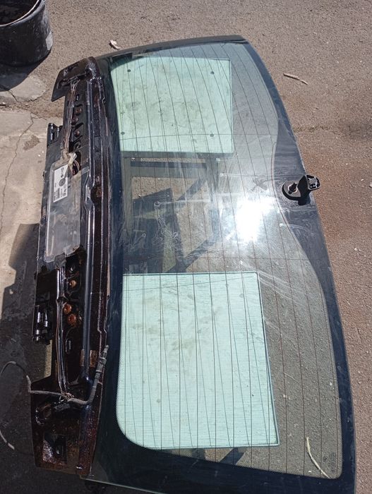 Скло заднє на BMW 5серія