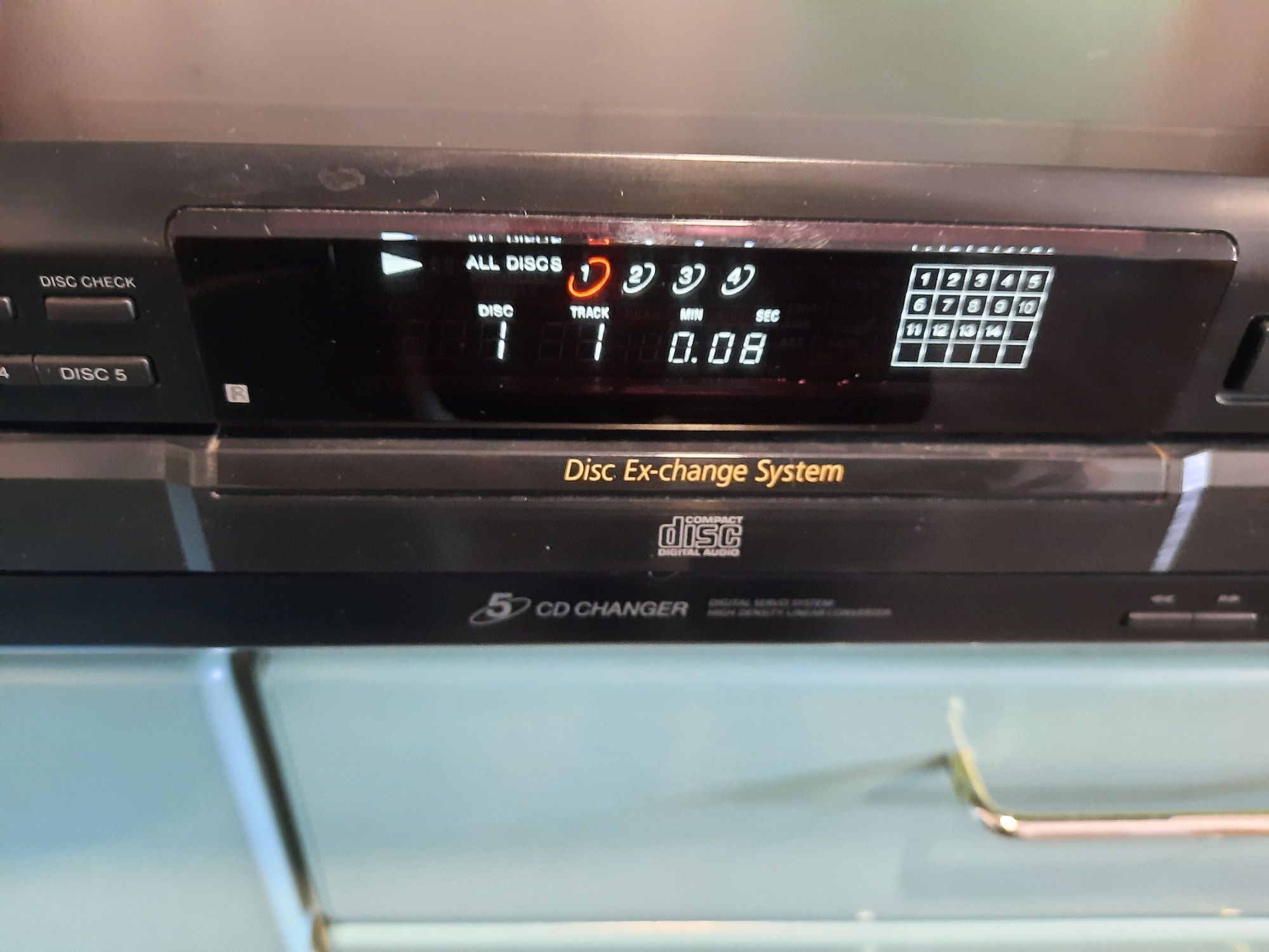 Odtwarzacz CD Sony CDP-CE335.