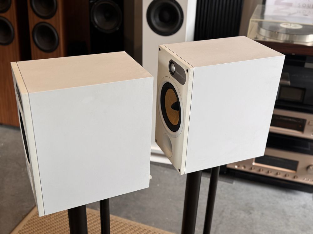 Bowers Wilkins 685 kolumny podstawkowe b&w monitory