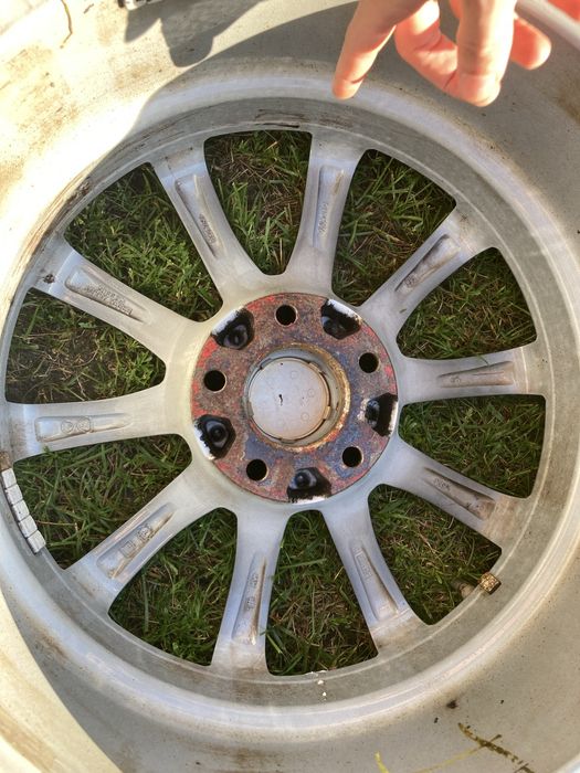 Alufelgi z oponami 225/40/18” goodyear
