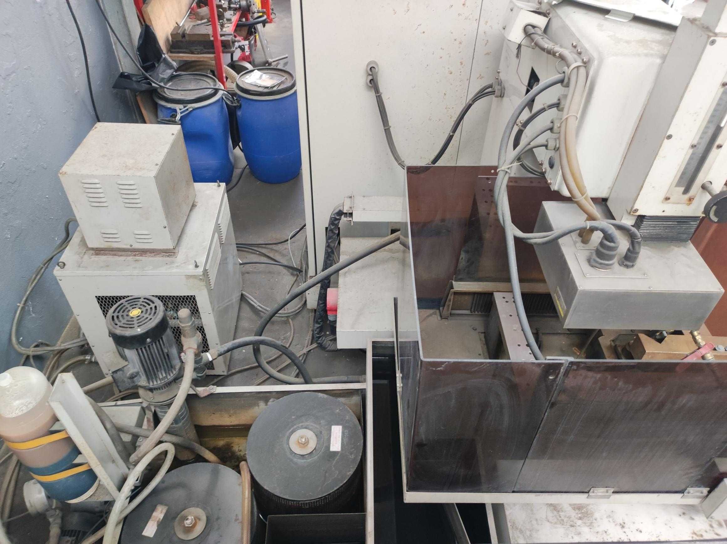 Maquina de electro erosão por fio FANUC TAPE CUT W0