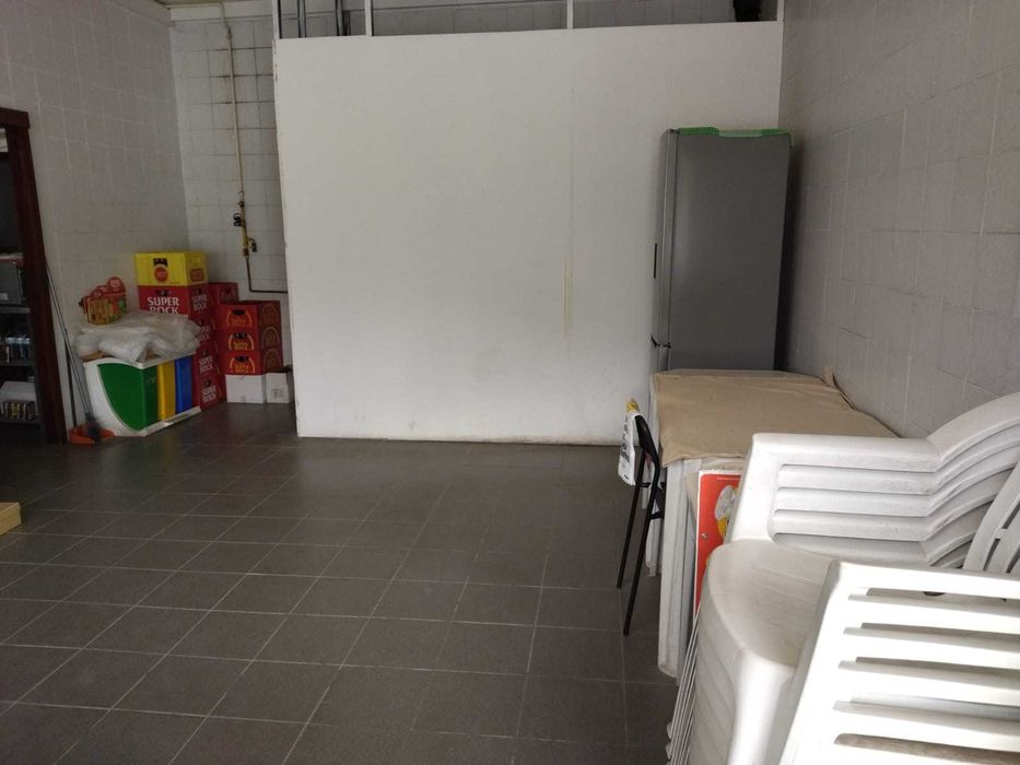 Trespasse pão quente com alvará para fabrico próprio (não tem fabrico)