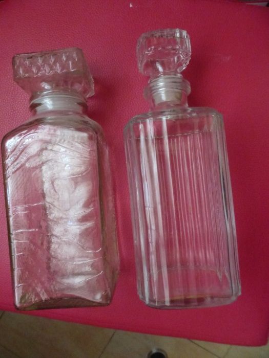 Garrafas em vidro para servir licor/whisky