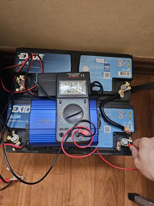 Портативна станція живлення: 2х АКБ 12В 105А + інвертор 600W + зарядни