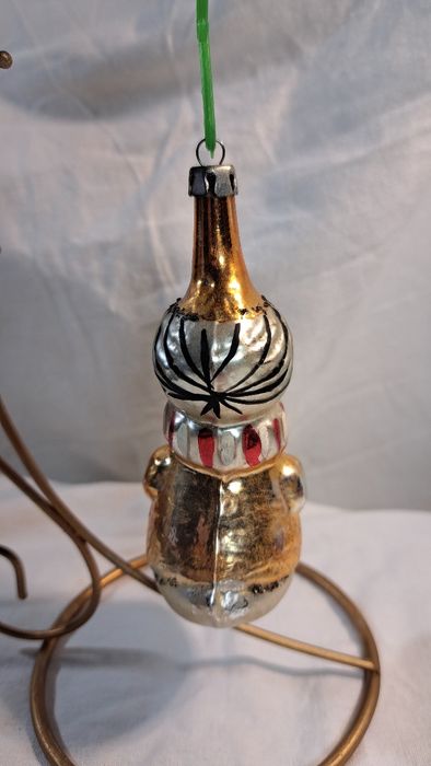 38-A Stara szklana bombka z PRL złota